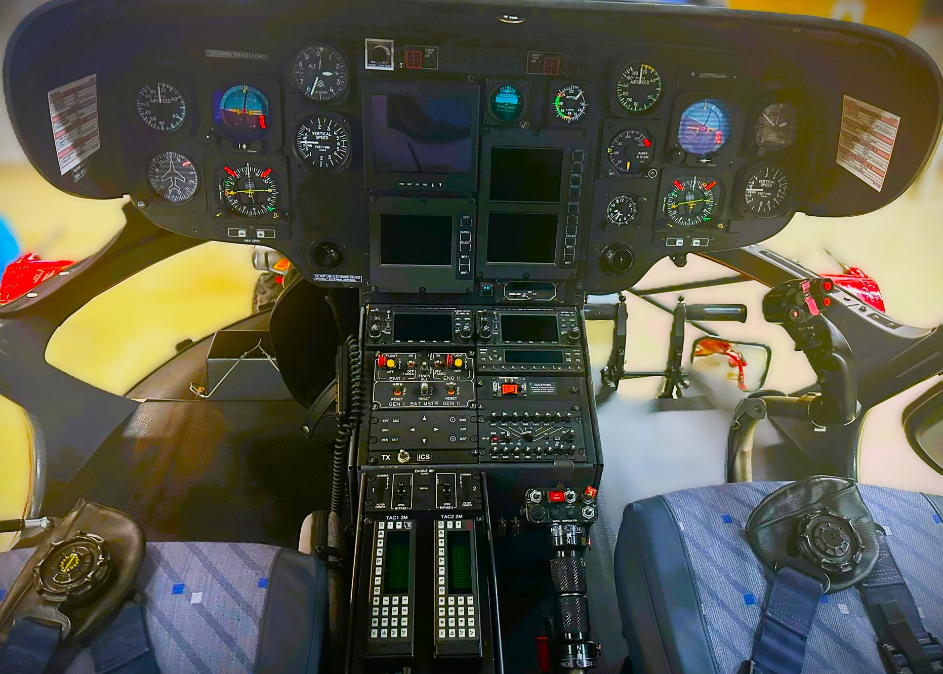 EC135T3 OE-XAH cockpit