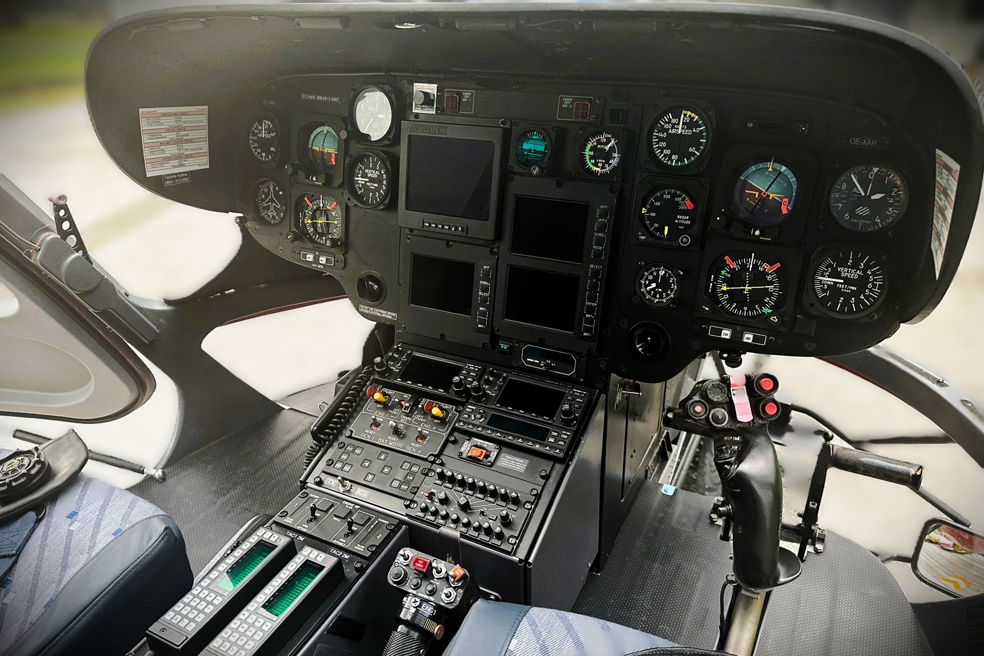 EC135T3 OE-XAH cockpit detail