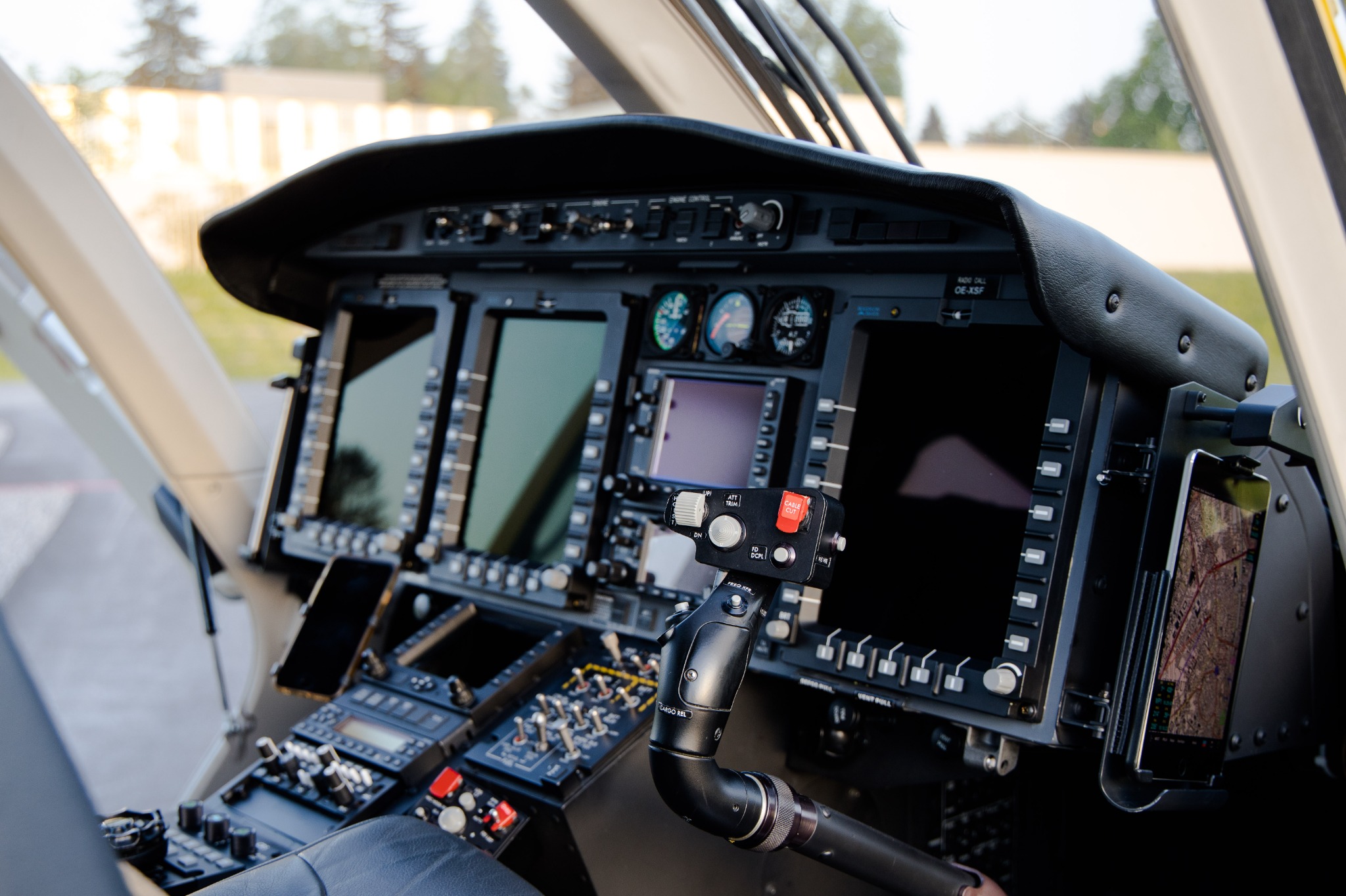 Bell 429 OE-XSF cockpit