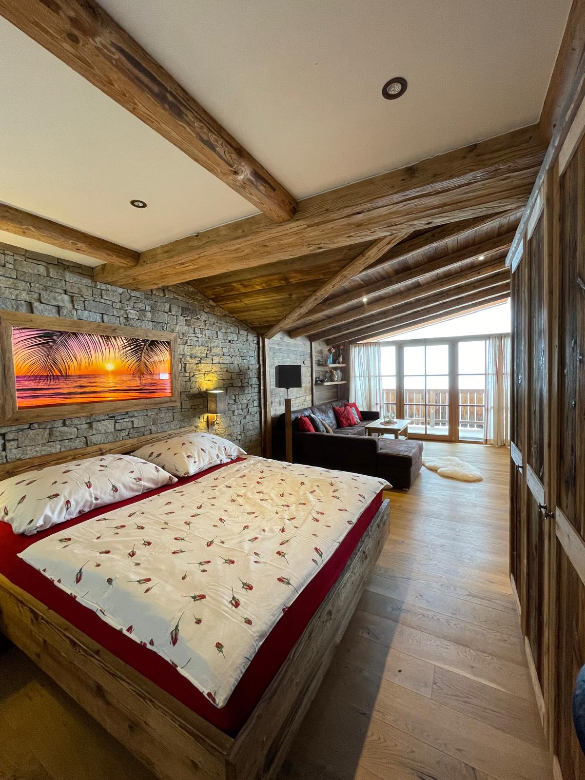 Suite Grenzstadl Schlafzimmer Ferienwohnung Appartementhaus Möseralm Steinplatte