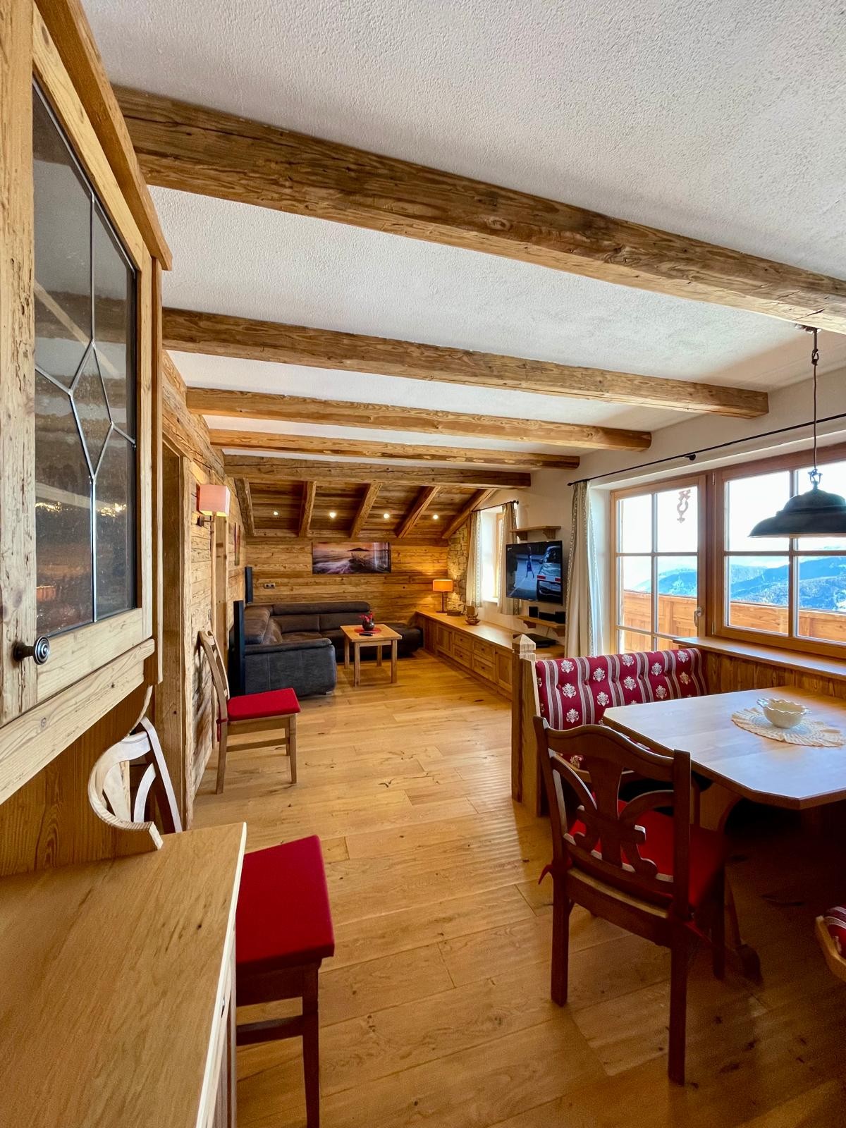 Suite Lofereralm Wohnbereich Ferienwohnung Appartementhaus Möseralm Steinplatte