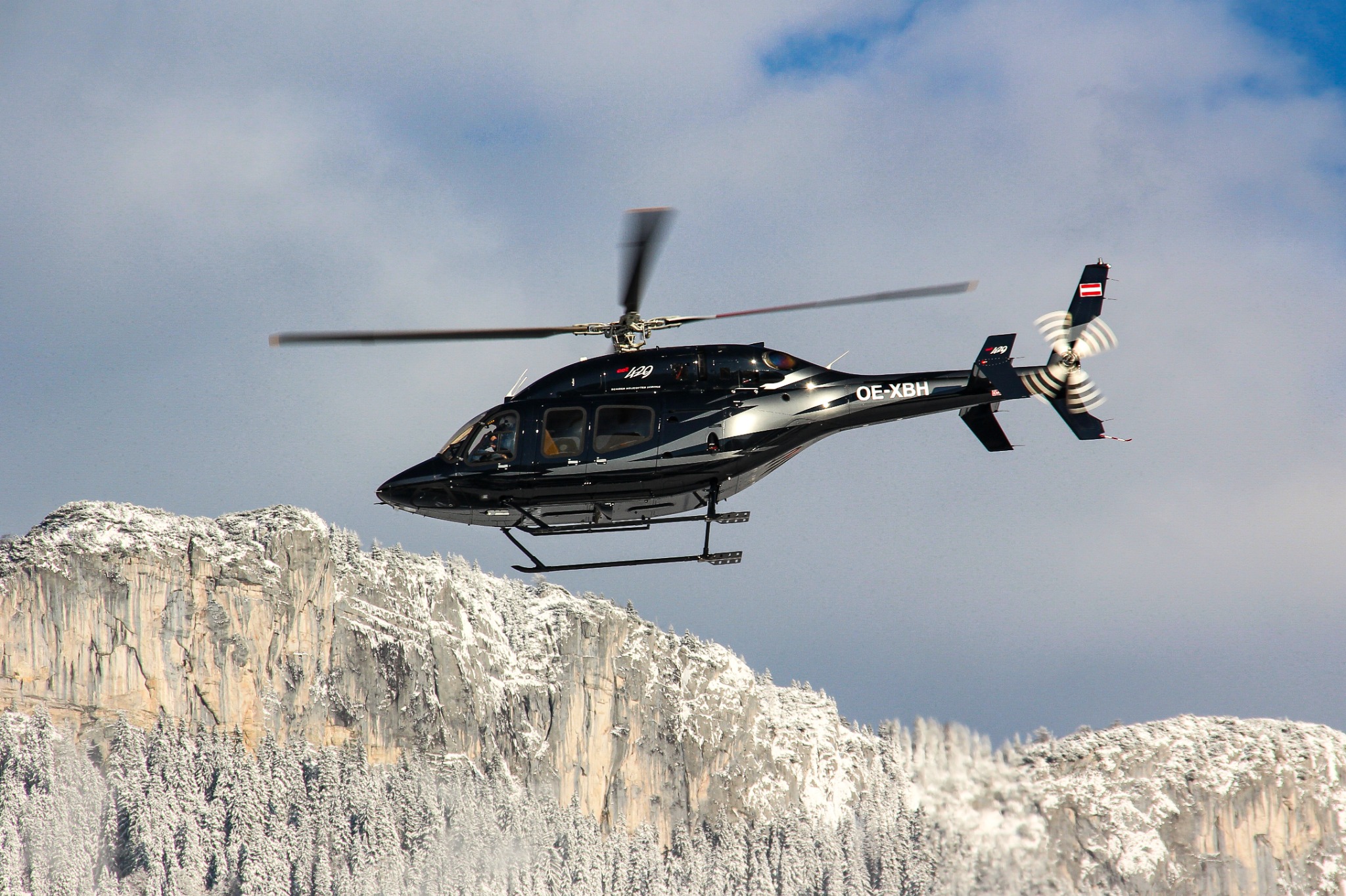 Bell 429 OE-XBH Bild 1