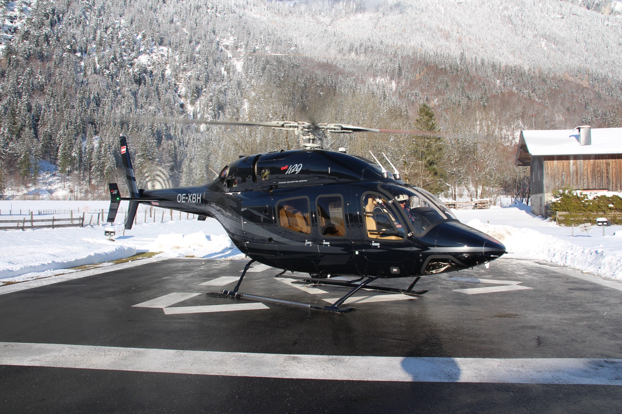 Bell 429 OE-XBH Bild 4