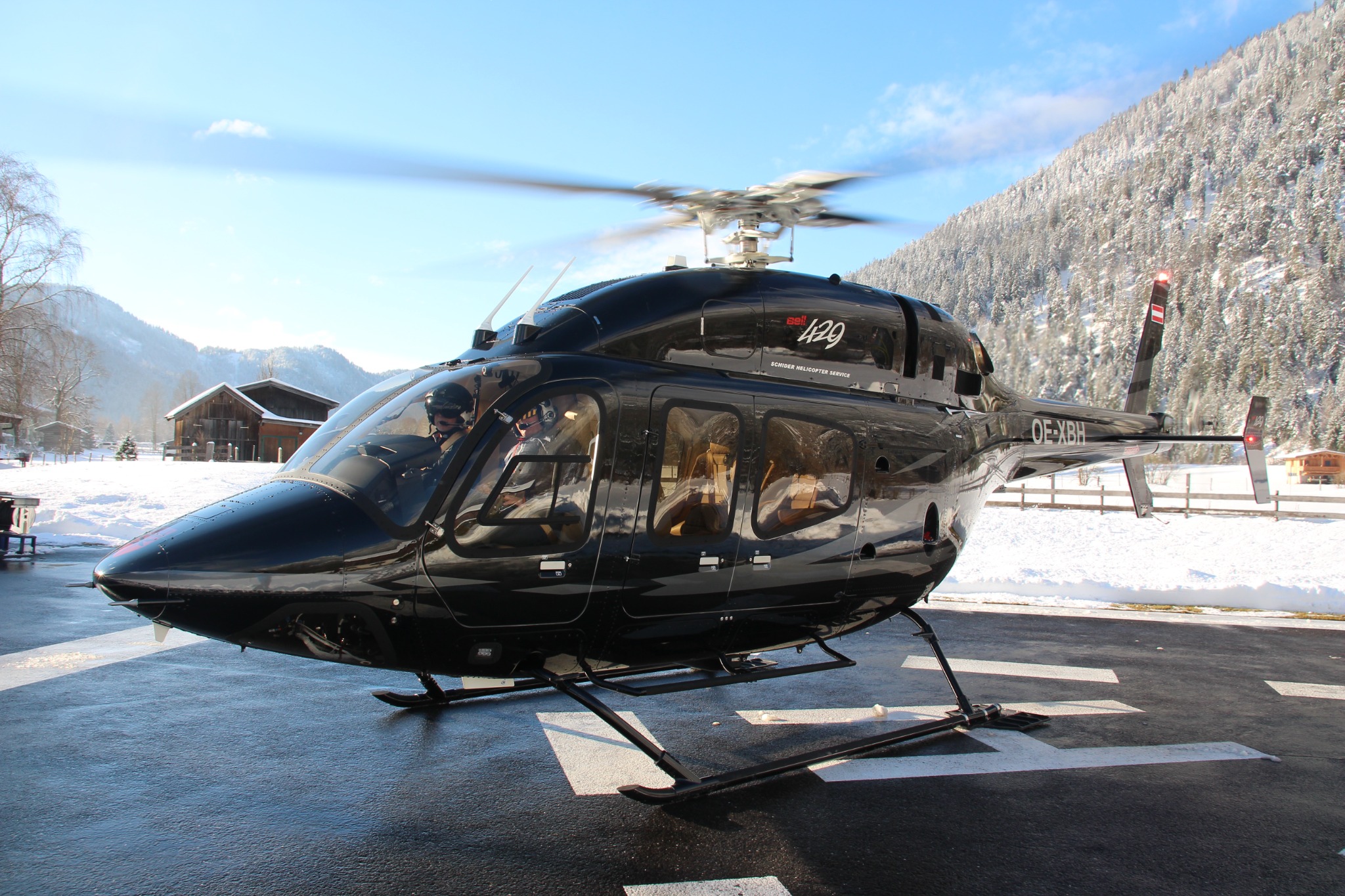Bell 429 OE-XBH Bild 6